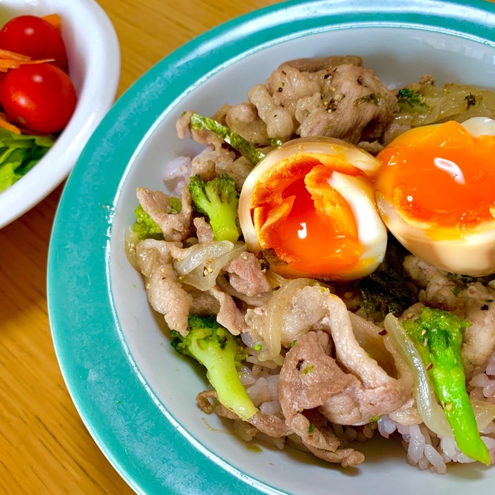 味玉のせ✨塩豚丼